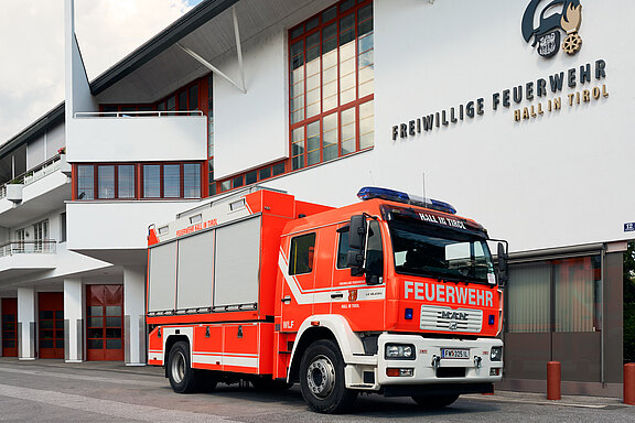 240905-0013_-_Feuerwehr_Hall_-_Autos.jpg  