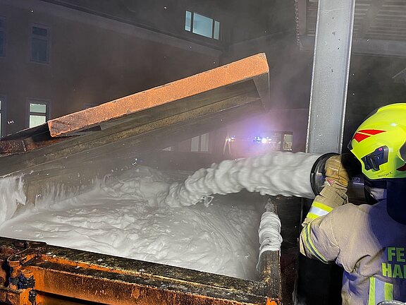 241227_Brand_Müllcontainer013.jpeg  
