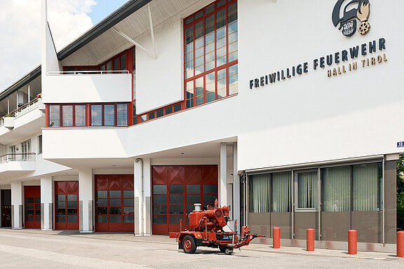 240905-0006_-_Feuerwehr_Hall_-_Autos.jpg  